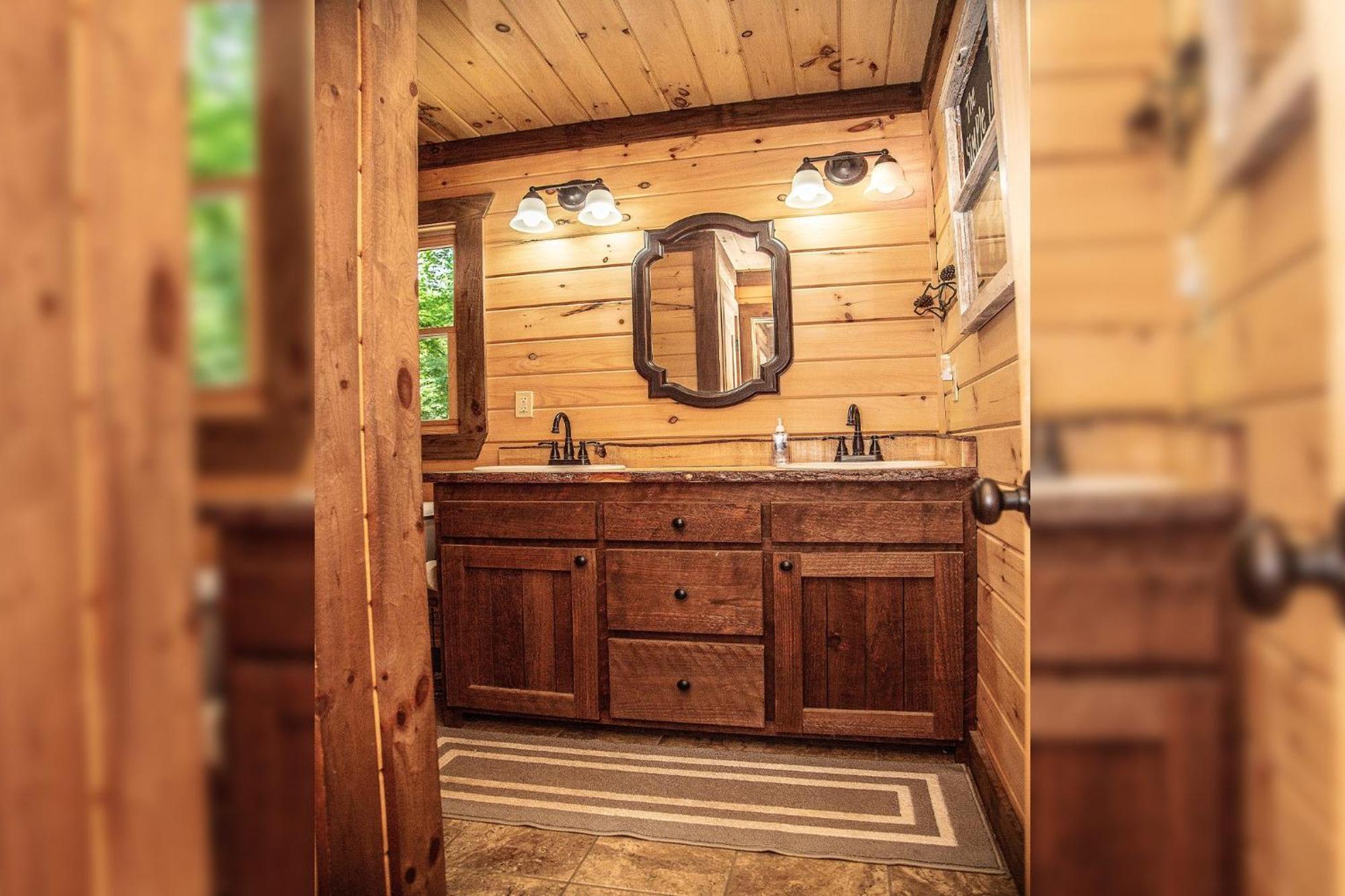 Adore The Smores Rustic Mountain Charm Outdoor Spaces And A Cozy Hot Tub Blue Ridge Eksteriør billede