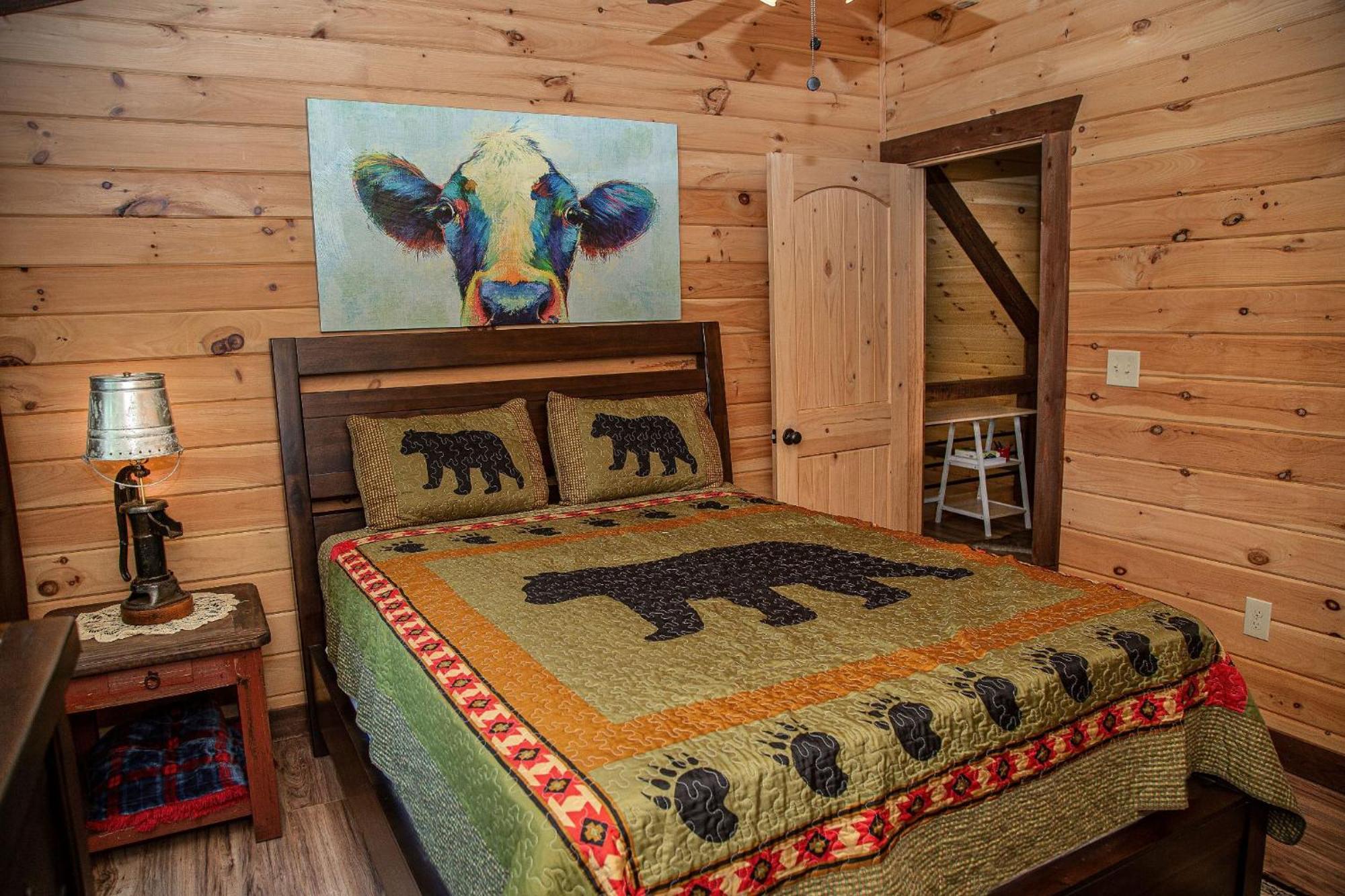 Adore The Smores Rustic Mountain Charm Outdoor Spaces And A Cozy Hot Tub Blue Ridge Eksteriør billede